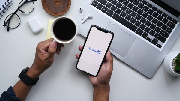 Currículum Vitae + LinkedIn